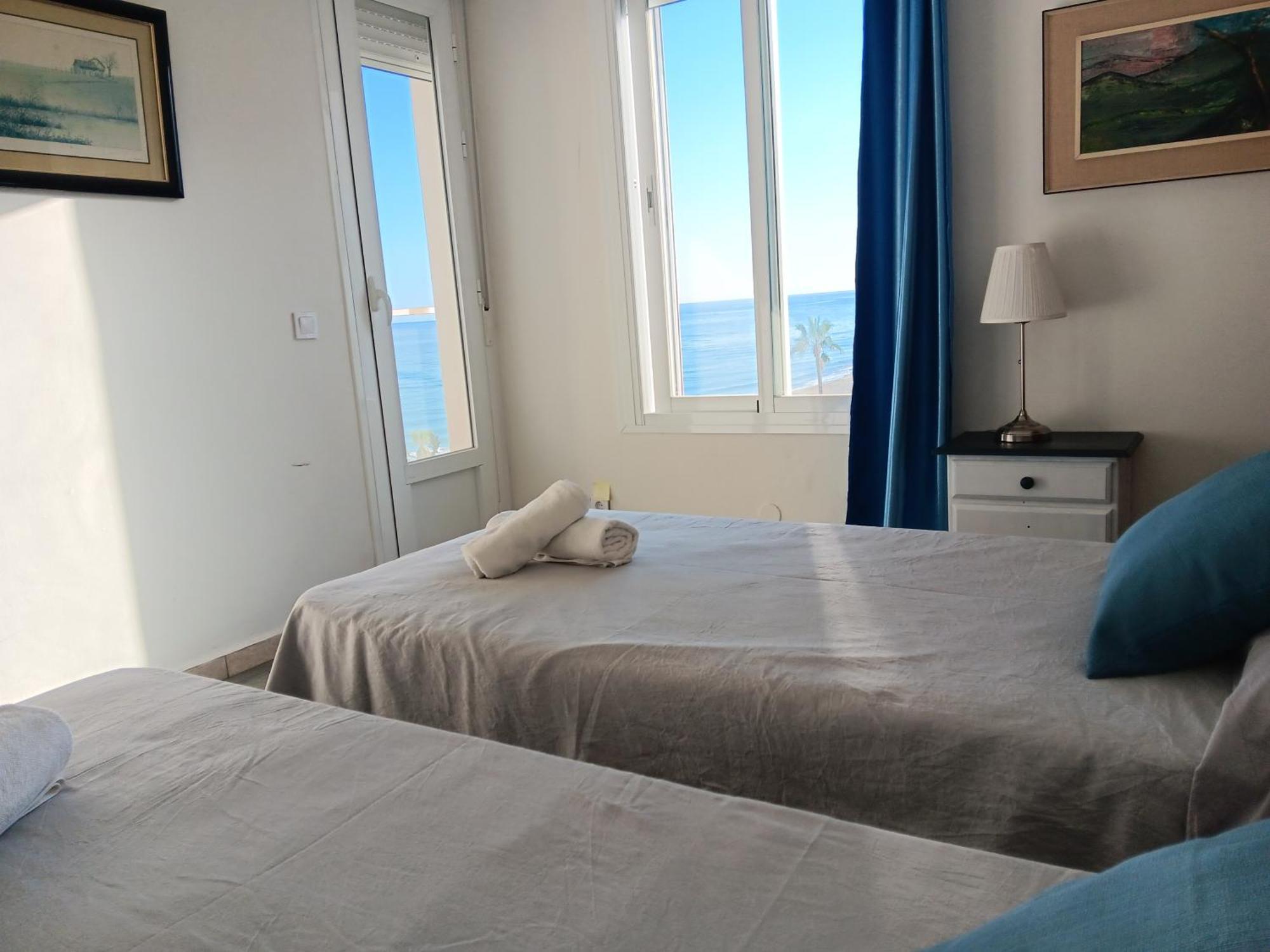Alojamiento Iberia Playa Estepona Zewnętrze zdjęcie