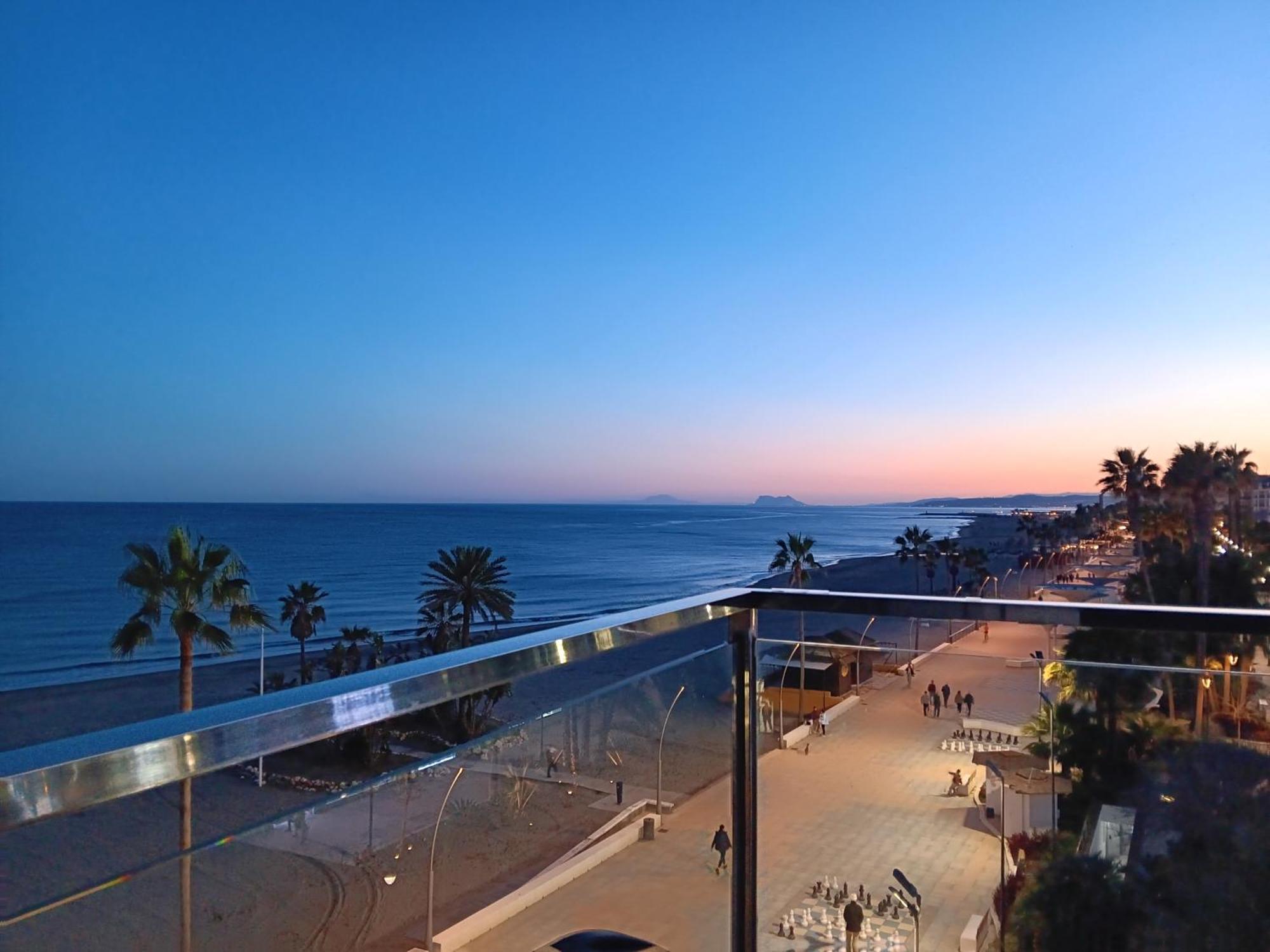 Alojamiento Iberia Playa Estepona Zewnętrze zdjęcie