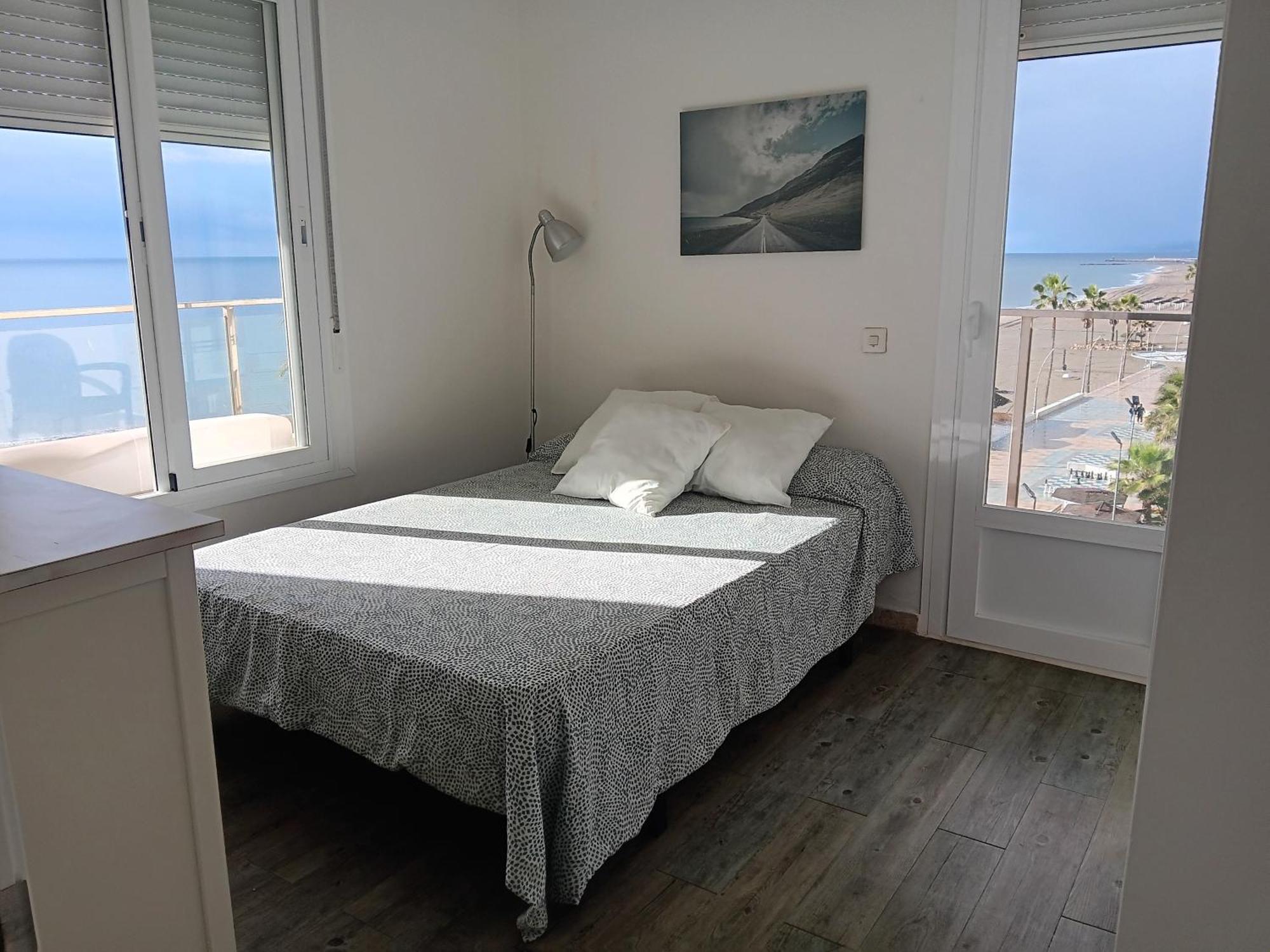 Alojamiento Iberia Playa Estepona Zewnętrze zdjęcie