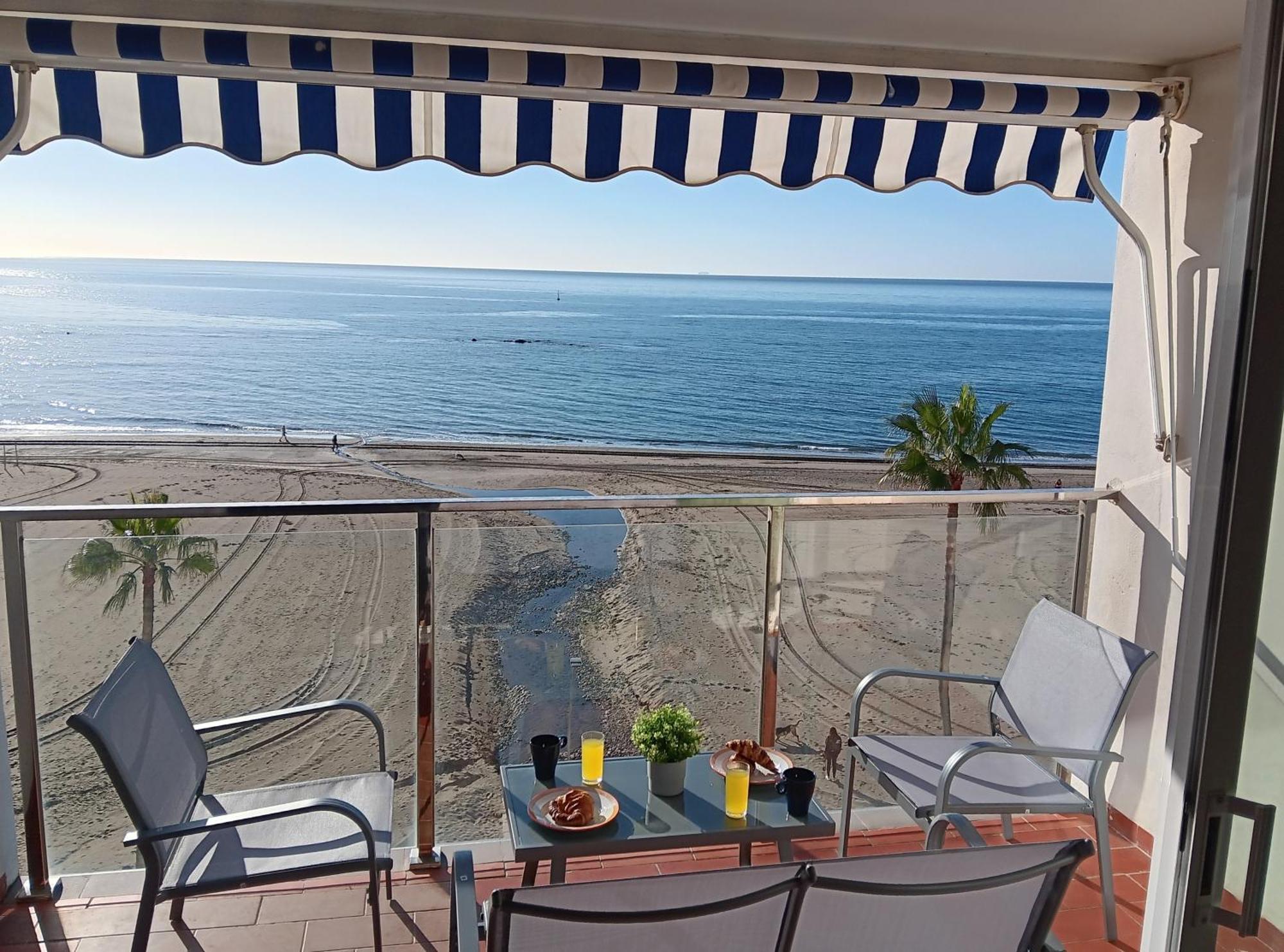 Alojamiento Iberia Playa Estepona Zewnętrze zdjęcie