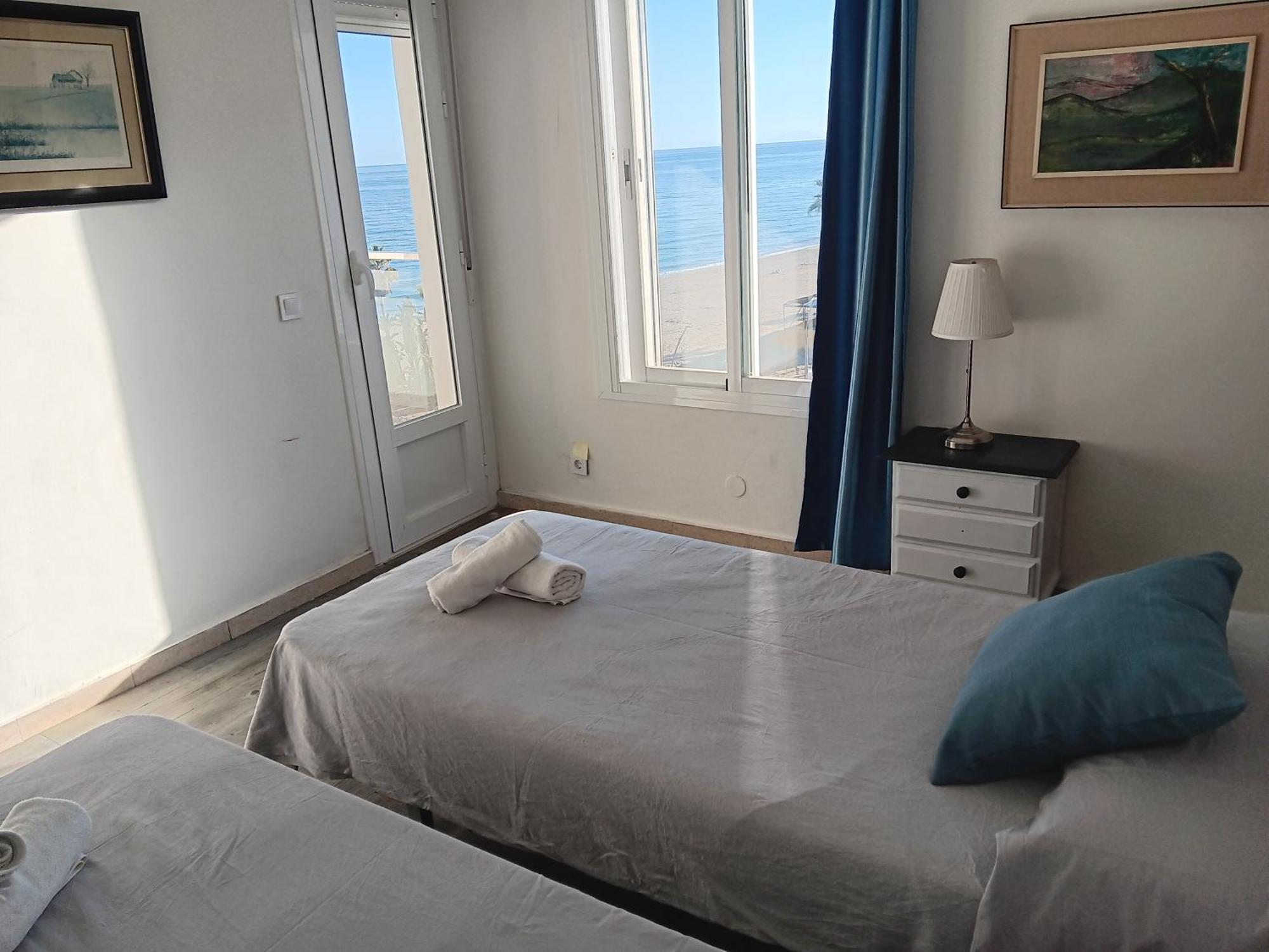 Alojamiento Iberia Playa Estepona Zewnętrze zdjęcie