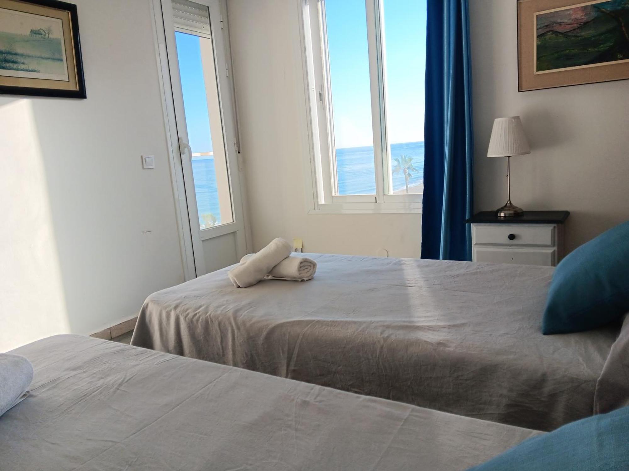 Alojamiento Iberia Playa Estepona Zewnętrze zdjęcie