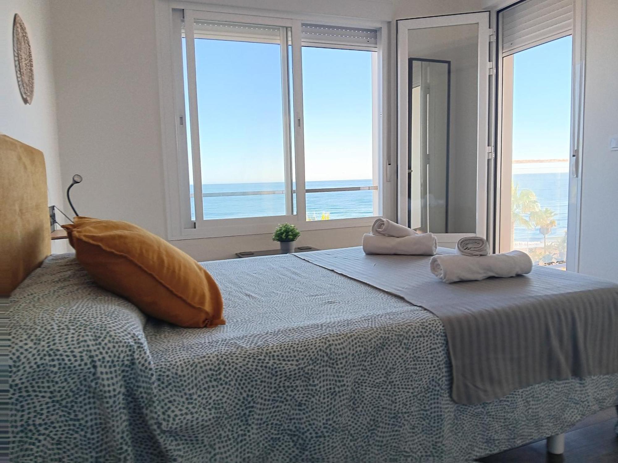 Alojamiento Iberia Playa Estepona Zewnętrze zdjęcie