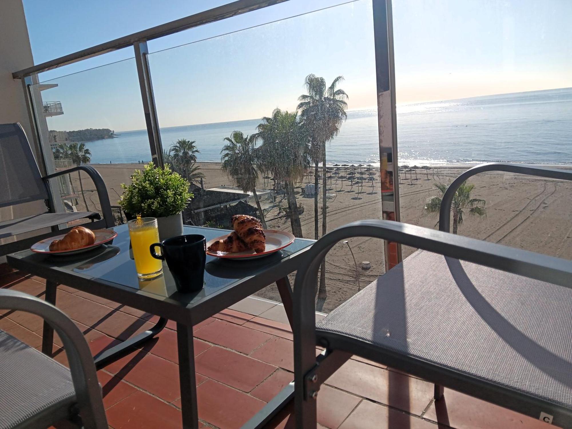 Alojamiento Iberia Playa Estepona Zewnętrze zdjęcie