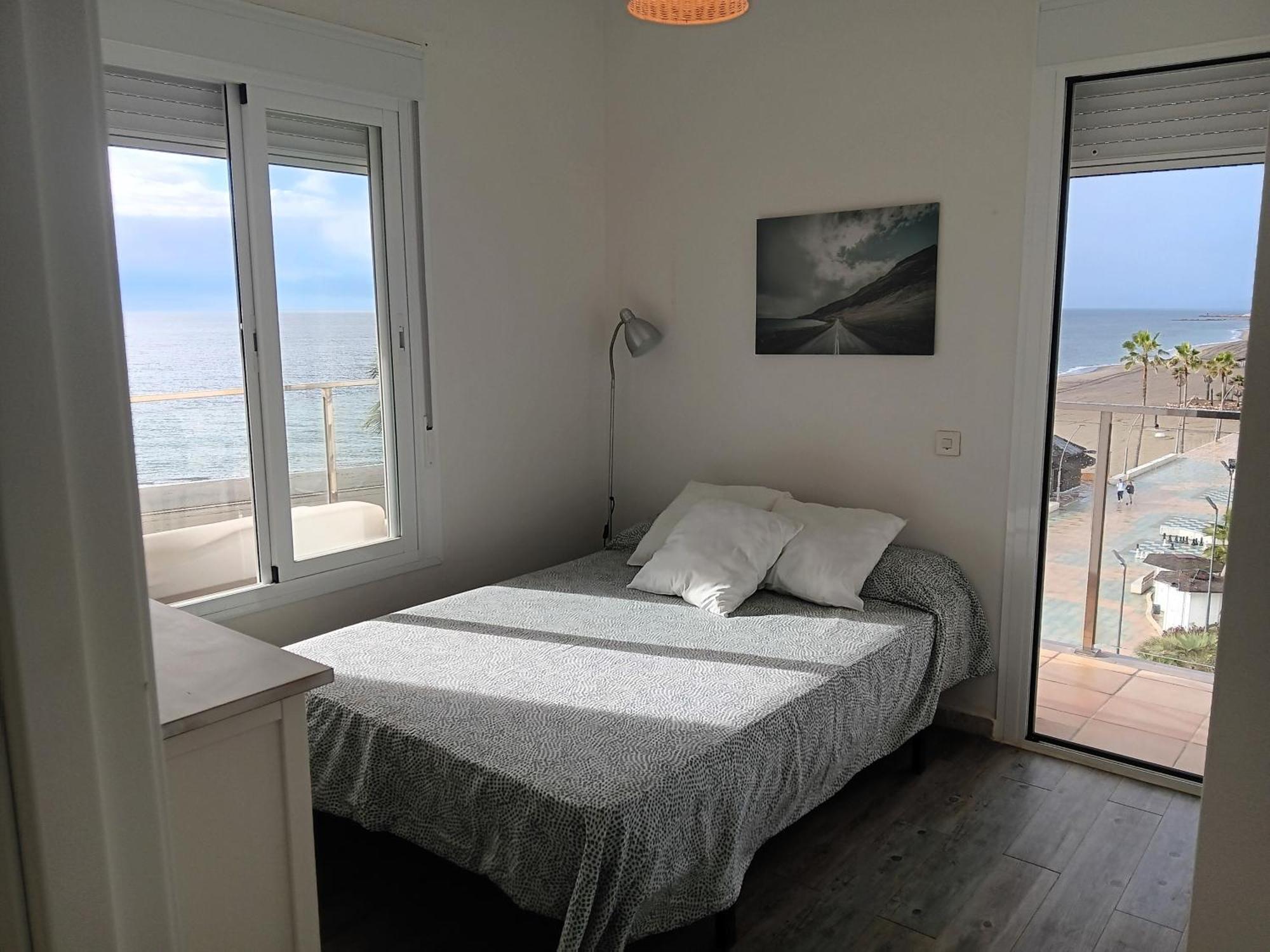 Alojamiento Iberia Playa Estepona Zewnętrze zdjęcie